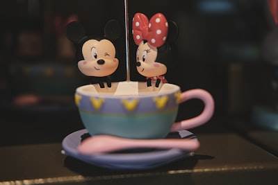 IA: ChatGPT alcanza los 3 mil millones, Disney se involucra y 'slop' es la palabra del año