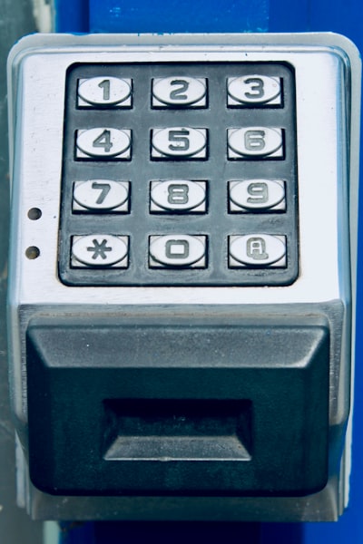 ¿Compra única o suscripción para control de acceso automatizado?