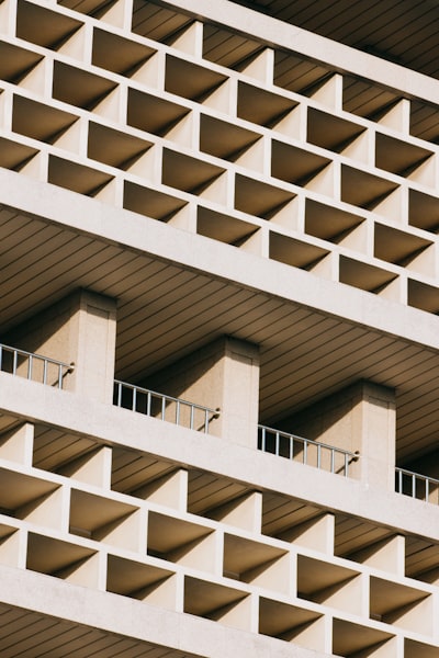 Aislar entornos de desarrollo en bases de código heredadas de Node.js