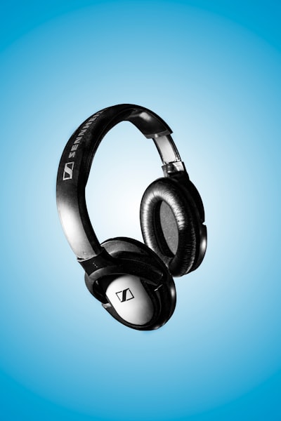 Sennheiser lanza auriculares HD 480 Pro, cerrados y esperados.