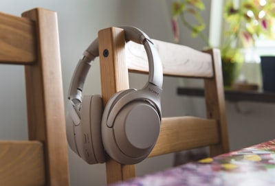 Auriculares Sony WH-1000XM5 con descuento de $150
