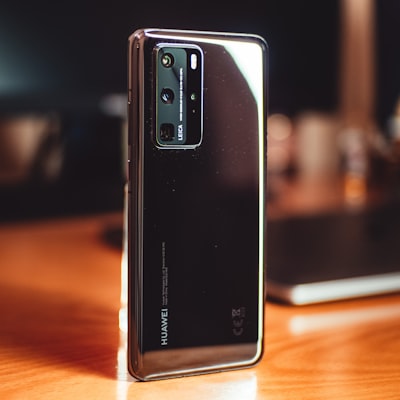 Huawei lanza HarmonyOS 7 con agente inteligente Xiaoyi