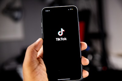 Subastas sorpresa en TikTok: estafas que preocupan a expertos
