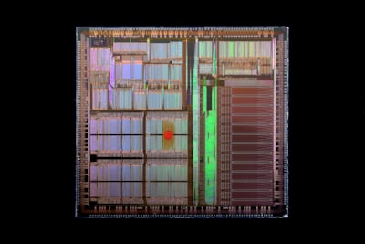 Memoria Feed-Forward Interpretable Plug-n-Play para Transformers