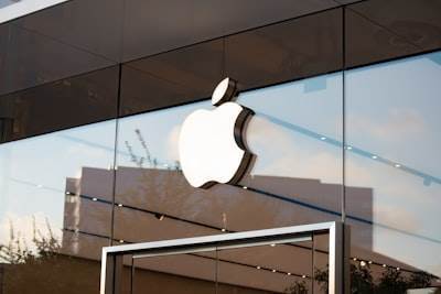 Apple ajusta su equipo de ventas con el foco en el compromiso con el cliente