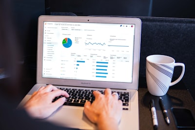 Dashboards y reportes en software de reservas personalizado