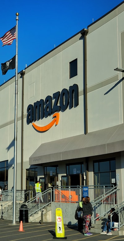 Amazon elimina 16,000 empleos al implementar inteligencia artificial