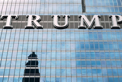 Trump firma ley para impulsar la innovación mediante programas SBIR y STTR ampliados