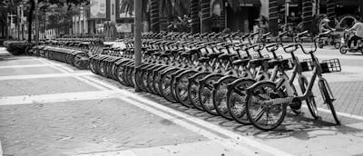 Seguimiento de bicicletas compartidas sin GNSS mediante aprendizaje inercial
