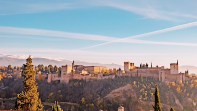 Mejores empresas de presentador virtual de IA en Granada
