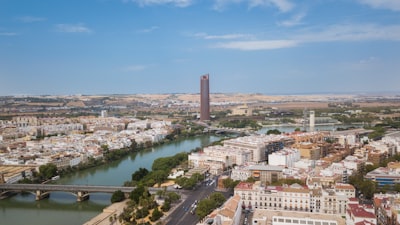 Top 100 Expertos en Agentes de IA para Operaciones en Sevilla