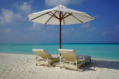 Intranet corporativa con gestión de vacaciones y IA