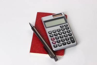 Acelerando la implementación de agencias AI: beneficios, costos y lista de comprobación