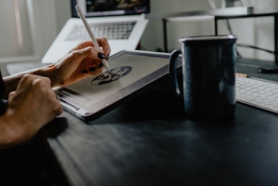 Pasos clave para crear un logotipo profesional