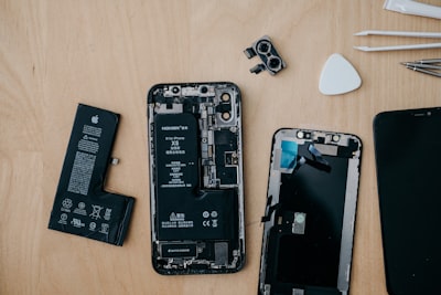¿Qué sucede en caso de una falla en el sistema en el desarrollo de aplicaciones personalizadas de iOS?