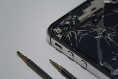 ¿Qué sucede en caso de una falla del sistema en el software móvil?