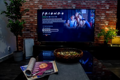 Shows como ''Your Friends and Neighbors'' que deberías ver a continuación