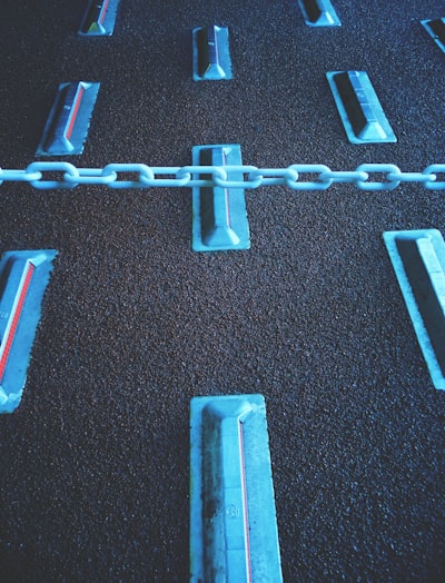 Automatización con Node.js para evitar restricciones de contenido