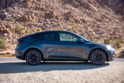Tesla trabaja en un SUV eléctrico más pequeño y asequible