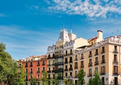 Implementación de conmutador automático con IA en Madrid 2024