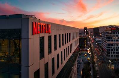Trump plantea preocupaciones sobre acuerdo de $72 mil millones entre Netflix y Warner Bros