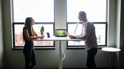 ¿Es la automatización de la comunicación interna flexible en diseño y funcionalidad?