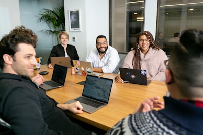 Socios líderes en IA para empresas en Palma