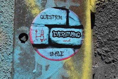 Descifrar el significado del arte callejero con simples preguntas de IA