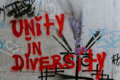 Cómo la adaptación metacognitiva selectiva reduce la diversidad colectiva