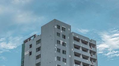 Guía para contratar desarrollo de IA en Benidorm