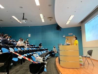 Chatbots 13 en la Universidad de Negocios de Taipei