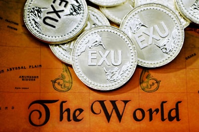 De la teoría a la práctica: mejora mutua de tokens globales y de parche