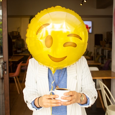 ¿Cómo mejorar la satisfacción del cliente con avatares de IA?