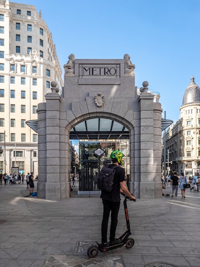 Tu socio en Madrid 2026 para portales estudiantiles con notificaciones