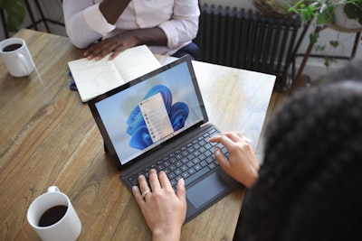 ¿Vale la pena la Surface Laptop 8 para negocios?