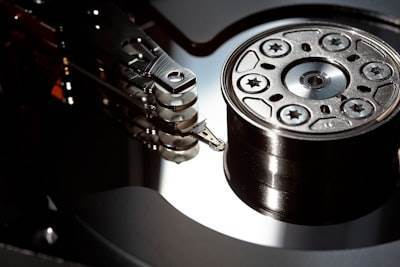 ¿Los servicios de software personalizado cumplen con las regulaciones de protección de datos?