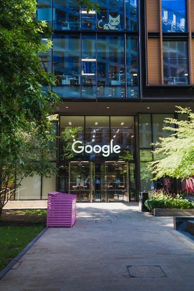 Google calls on UK experts to find uses for its powerful quantum technology
