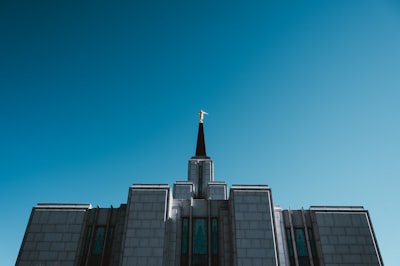 Garantías para el temple de temperatura basado en Langevin