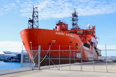 Australia's AUKUS base conectará cables submarinos