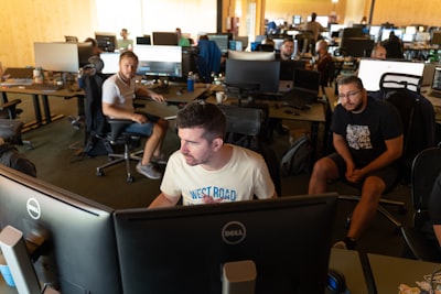 La IA en equipos de software ya está en producción