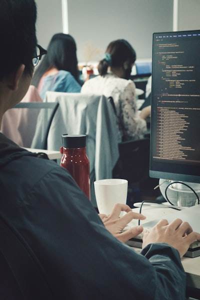 Guía para encontrar un socio oficial de desarrollo de software
