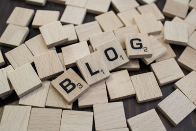 Plataforma de blogs BlogApp con IA y arquitectura escalable