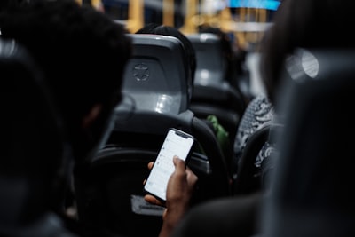 ¿IA para tickets compatible con móviles?