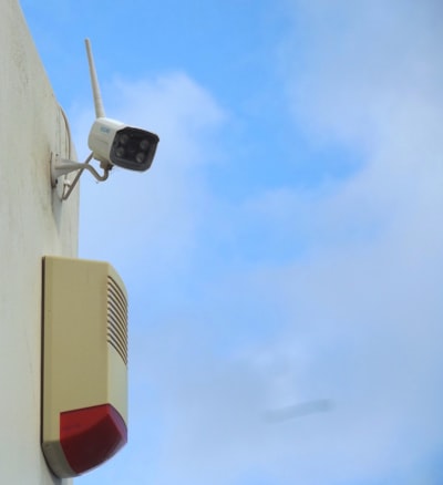 Esta cámara de seguridad inalámbrica 2-pack a $60 cada una
