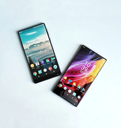 Apple, Samsung y Google: la batalla de los plegables