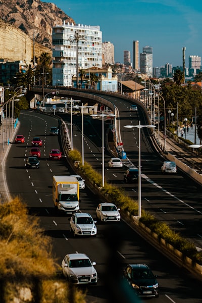 Automatización de clasificación de solicitudes internas en Alicante
