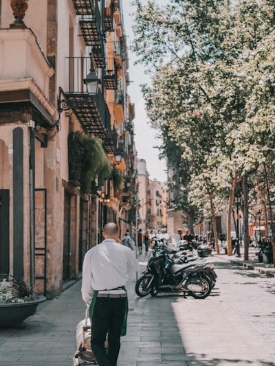Cómo contratar un agente autónomo en Barcelona