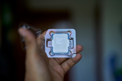 Intel presents RoBee: a humanoid robot powered by AI for real-time tasks