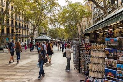Costos reales del comercio electrónico en Barcelona: Estudio de caso de empresas españolas