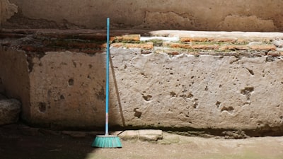 Domando la Contaminación de Datos: Node.js para Limpiar Datos Sucios
